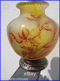 Daum nancy. Vase pate de verre dégagé à l acide fleurs émaillés fond jaune orangé