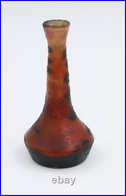 Devez Vase pate de verre MULTICOUCHE à Décor De Paysage Lacustre H= 13.5 cm
