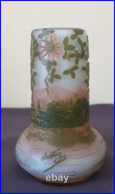 Devez très joli vase en verre multicouche décor lacustre japonisant