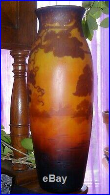 EXCEPTIONNEL, grand vase en pâte de verre signé Muller Frères Lunéville