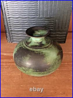 Élégant Vase Kistuer en Parfait État Pièce Rare et Collectionneur