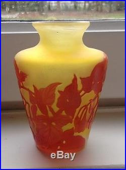 Emile GALLE Nancy joli petit vase en pâte de verre gravé à l'acide Art Nouveau