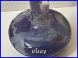 Émile GALLE Petit vase en verre à décor floral dégagé acide couleur Violine Émile GALLE Petit vase en verre à décor floral dégagé acide couleur Violine