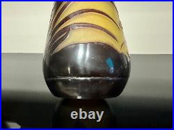 Emile Gallé Ancien vase en verre multicouche dégagé à l'acide. 30cm