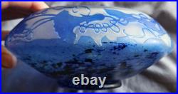 Emile Gallé Coupe en verre overlay doublé bleu moucheté Liseron Volubilis