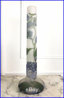Émile Gallé Très Grand Vase De 59cm De H. En Verre Multicouche À Décor Tournant