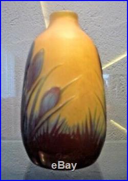 Emile Gallé-petit vase à décor de crocus-opalescent-daum, muller, schneider