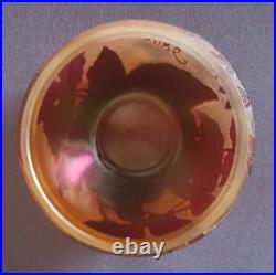 Ets GALLE, très joli vase en verre gravé à l'acide, décor floral mauve