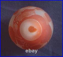 Ets GALLE, très joli vase en verre multicouche à décor floral