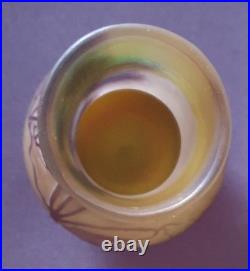 Ets Gallé, très joli vase en verre multicouche, décor floral dégagé à l'acide Ets Gallé, très joli vase en verre multicouche, décor floral dégagé à l'acide