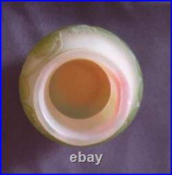 Ets Gallé, très joli vase en verre multicouche dégagé à l'acide