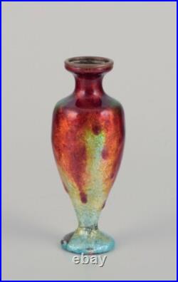 Fauré et Marty pour Limoges. Petit vase à décor d'émail polychrome Fauré et Marty pour Limoges. Petit vase à décor d'émail polychrome