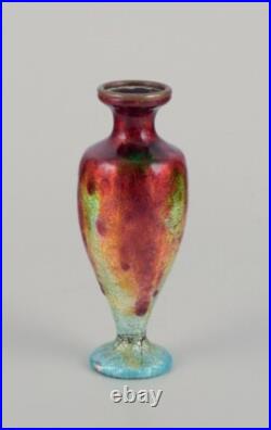 Fauré et Marty pour Limoges. Petit vase à décor d'émail polychrome Fauré et Marty pour Limoges. Petit vase à décor d'émail polychrome