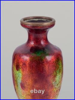 Fauré et Marty pour Limoges. Petit vase à décor d'émail polychrome Fauré et Marty pour Limoges. Petit vase à décor d'émail polychrome
