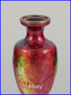 Fauré et Marty pour Limoges. Petit vase à décor d'émail polychrome Fauré et Marty pour Limoges. Petit vase à décor d'émail polychrome