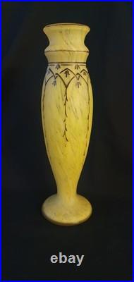 GRAND VASE PATE DE VERRE SIGNE LEGRAS- JAUNE/ORANGER MARMOREEN MONTJOYE 20ème