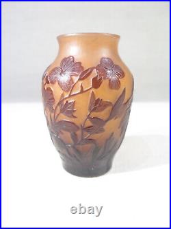 Galle Ancien Tres Jolie Petit Vase Multi Couches Dcor Fleurs Epoque Vers 1900