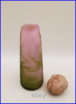 Gallé vase camée verre multicouches acide décor chardons verts Art Nouveau 10 cm
