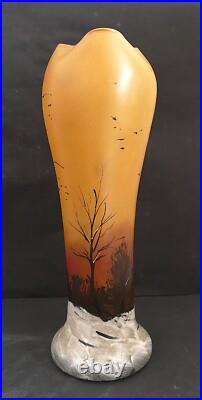 Grand Vase émaillé Legras signé Décor Paysage d'hiver Enneigé H33,3 cm Grand Vase émaillé Legras signé Décor Paysage d'hiver Enneigé H33,3 cm