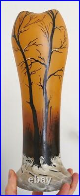 Grand Vase émaillé Legras signé Décor Paysage d'hiver Enneigé H33,3 cm Grand Vase émaillé Legras signé Décor Paysage d'hiver Enneigé H33,3 cm