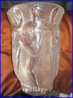 Grand, rare vase art déco cristal signé Cazaux/Guèron. Femmes relief style Lalique