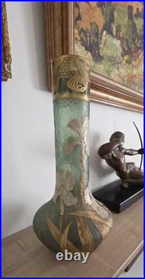Grand vase Art Nouveau en verre émaillé et doré Iris Mont Joye -Legras 50cm