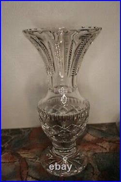 Grand vase Medicis en cristal, 2.750 kg hauteur 31.5 cm
