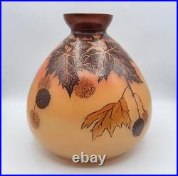 Grand vase boule en verre soufflé émaillé à décor d'Automne signé Jem Art Déco