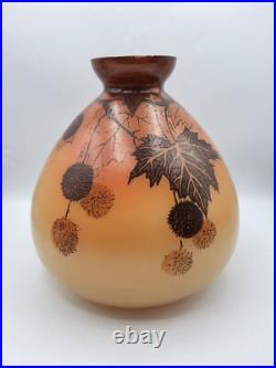 Grand vase boule en verre soufflé émaillé à décor d'Automne signé Jem Art Déco
