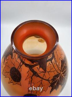 Grand vase boule en verre soufflé émaillé à décor d'Automne signé Jem Art Déco