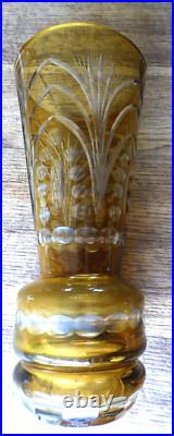 Grand vase en Cristal de Bohême Overlay blanc et jaune forme originale H 32.2 CM