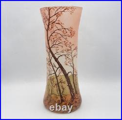 Grand vase en verre soufflé émaillé décor forêt d'Automne de Legras début XXème