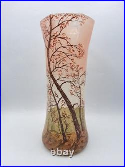 Grand vase en verre soufflé émaillé décor forêt d'Automne de Legras début XXème