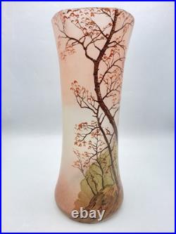 Grand vase en verre soufflé émaillé décor forêt d'Automne de Legras début XXème