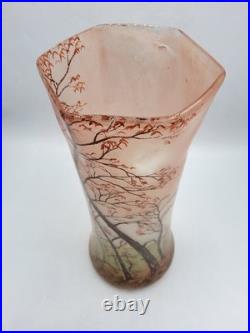 Grand vase en verre soufflé émaillé décor forêt d'Automne de Legras début XXème