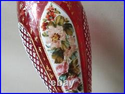 Grand vase overlay en verre couleur doublé émaillé de Bohême XIXeme 33cm haut