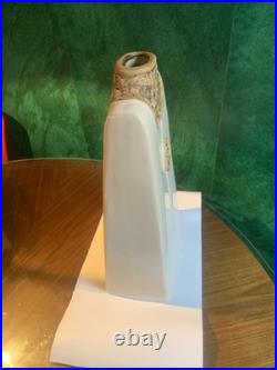 Grand vase sculptural en Céramique /grès signé décor antique et drapé stylisé