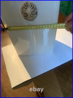 Grand vase sculptural en Céramique /grès signé décor antique et drapé stylisé