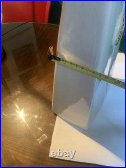 Grand vase sculptural en Céramique /grès signé décor antique et drapé stylisé