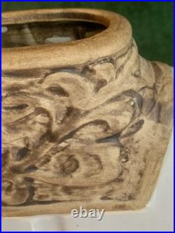 Grand vase sculptural en Céramique /grès signé décor antique et drapé stylisé