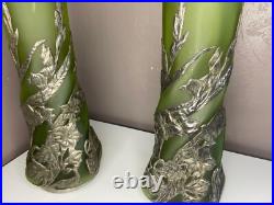 Grands Vases En Verre Vert a Cotes Torses Motifs De Fleurs En Etain Art Nouveau