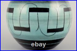 Ilse Claesson pour Rörstrand. Grand vase Art Déco en faïence. Approx. 1940