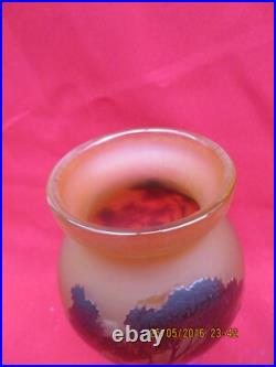 Intéressant Vase signé GALLE à décor de végétaux dégagés à l'acide