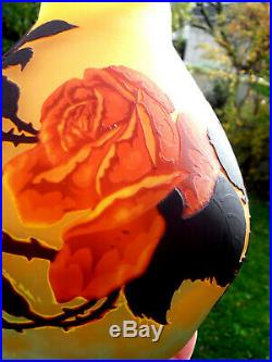 Joli vase MULLER aux roses, parfait, époque galle Daum 1900, NO COPY