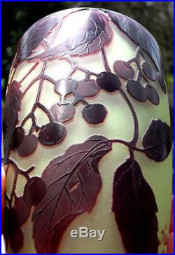 Joli vase d'argental par Paul nicolas, décor vigne era daum galle, parfait