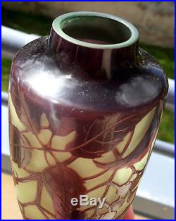 Joli vase d'argental par Paul nicolas, décor vigne era daum galle, parfait