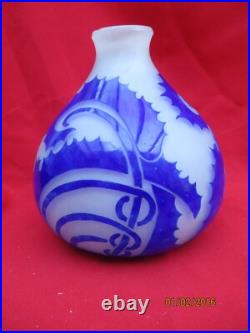 Joli vase signé DEGUE motifs géométriques