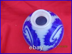 Joli vase signé DEGUE motifs géométriques