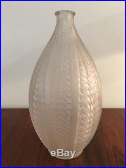 LALIQUE vase Acacia modèle de 1921