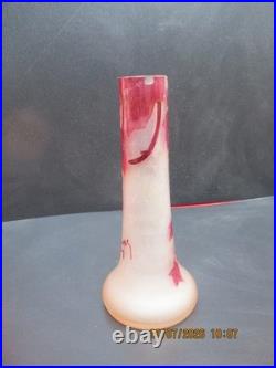 LEGRAS Joli vase motif floral dégagé à l'acide Série RUBIS